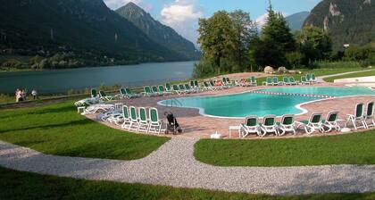 Wohnung in Idro mit Pool und Garten