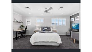4 bedrooms, desk, iron/ironing board, WiFi (free)