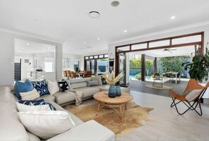 تلفزيون، مكتب