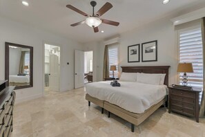 5 habitaciones, tabla de planchar con plancha, wifi y ropa de cama 