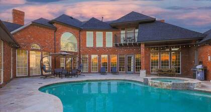Gorgeous Vacation Home w/ Private Pool