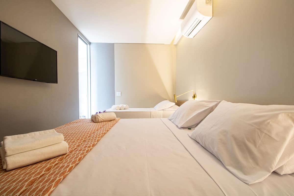 minibar, in-room safe, free wifi, bed sheets