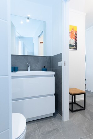 Hårføner og håndklær