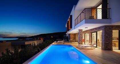 New! Seaview Villa Dolac with heated pool, a Hot tub, Finnish sauna