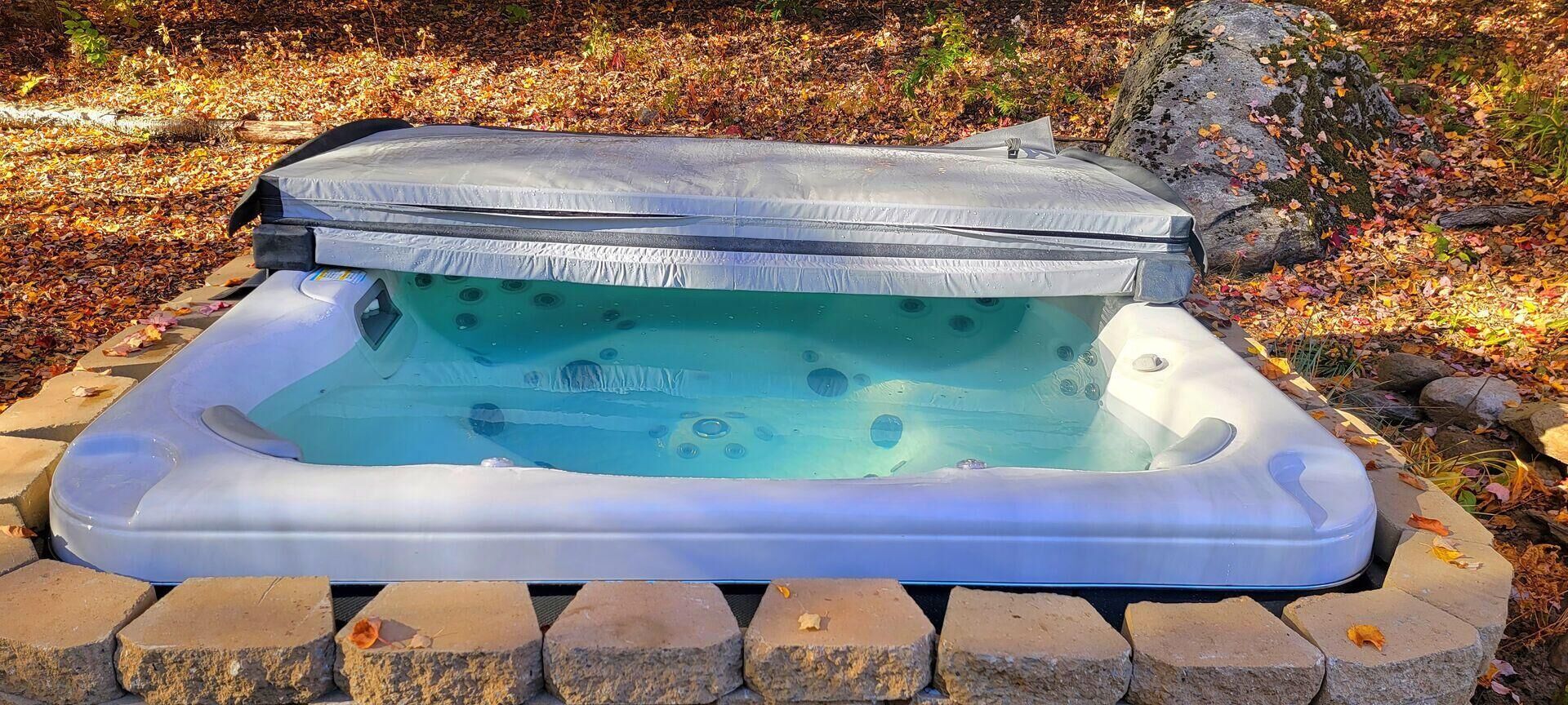 Hus - flera sängar (Winter Lore) | Bubbelpool utomhus