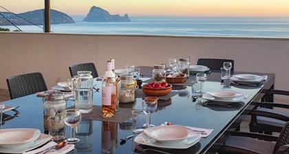 Breathtaking views of the sea and Es Vedra