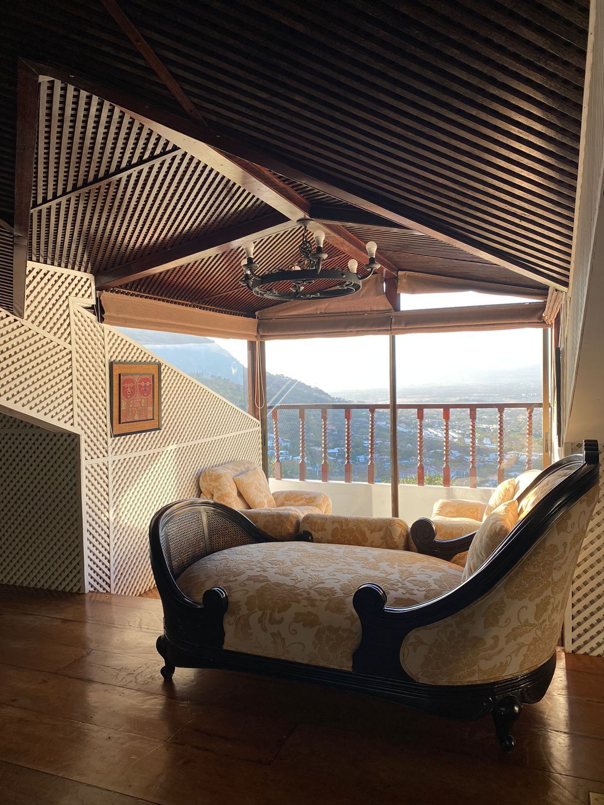 Kombinert dusj/badekar, hårføner, håndklær og såpe