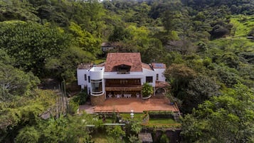 Bagian depan properti