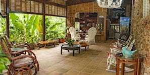 Reception - Hotel Don Ernesto by La Chimba (Uruca)