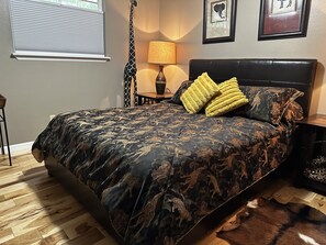 3 habitaciones, cortinas blackout y tabla de planchar con plancha 