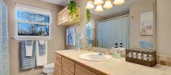A perfect little getaway! Centrally located, fully equipped! Pet Friendly too!