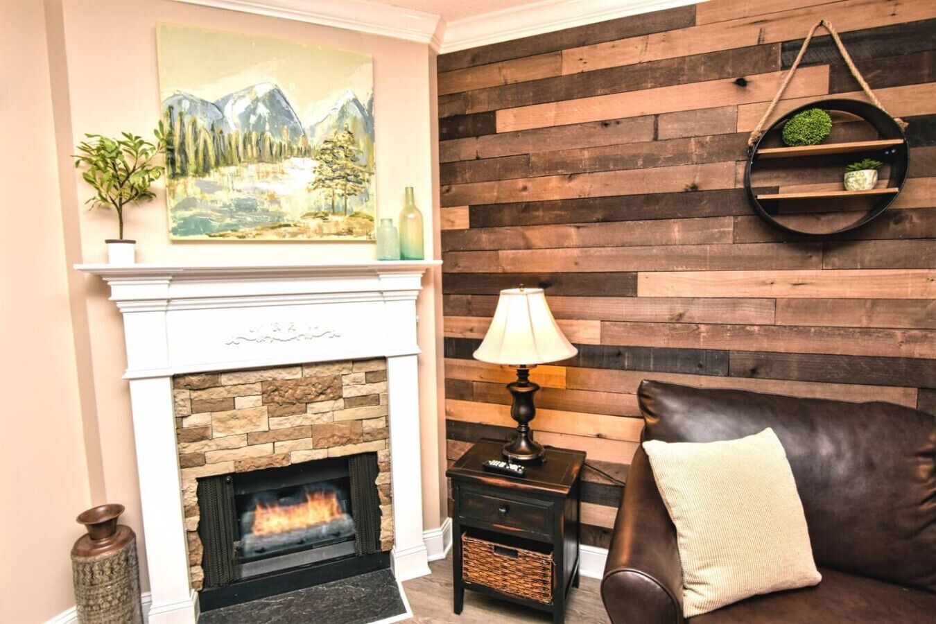 TV, fireplace