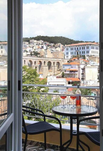 Under the Aqueduct boutique house *Amazing Aqueduct view!*