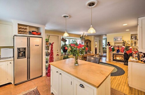 Winery Stay Experience: Sunday River Area Farmhouse Winery &
Wood-fired Grill 