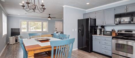 Frigorifero, microonde, forno, lavastoviglie