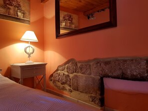 Apartment | 1 bedroom, travel crib, free WiFi, bed sheets - Cosy Studio Apartment, Between Rome and ski Resort (Collepardo)
