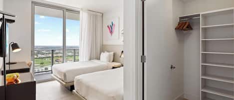 3 slaapkamers, een bureau, een strijkplank/strijkijzer, wifi