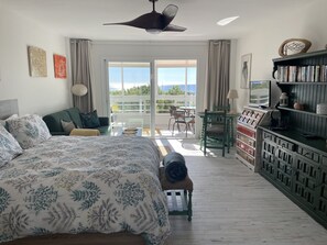 Een strijkplank/strijkijzer, gratis wifi, beddengoed