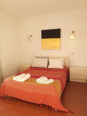 2 chambres, fer et planche à repasser, accès au Wi-Fi (inclus)