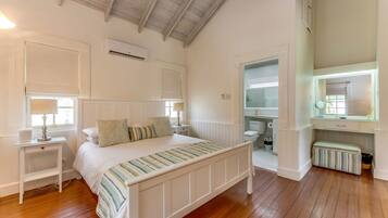 2 bedrooms, in-room safe, desk, iron/ironing board