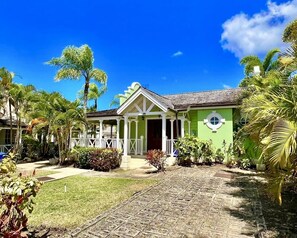 Exterior - Idyllic 7 Porters Court, Beach Club Membership, pool, 5min walk beach,  Holetown (St. James)