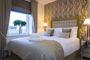 شقة (1 Bedroom) | 1 غرفة نوم وأغطية فراش متميزة ومساحة عمل للكمبيوتر المحمول ومكواة/لوح كي