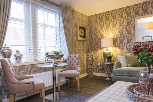 Charming Home Near Aberdeen City