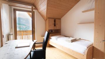 3 dormitorios, escritorio, tabla de planchar con plancha y wifi gratis