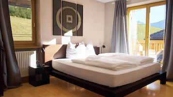 3 Schlafzimmer, Schreibtisch, Bügeleisen/Bügelbrett, kostenloses WLAN