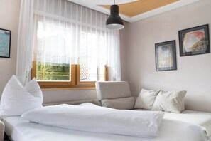 3 Schlafzimmer, Schreibtisch, Bügeleisen/Bügelbrett, kostenloses WLAN
