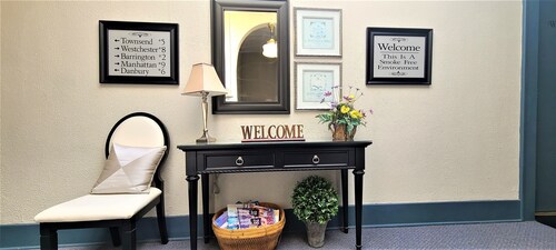 The Barrington 1BR apartment in historical downtown