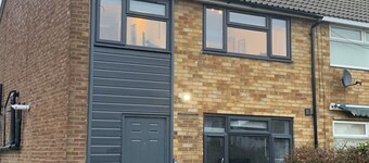 Remarkable 4-bed 4 Bath House by Luton Airport