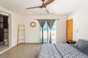 2 slaapkamers, een bureau, een strijkplank/strijkijzer, gratis wifi