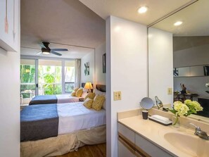 1 bedroom, desk, iron/ironing board, WiFi