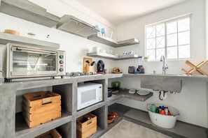 Fridge, microwave, oven, coffee/tea maker