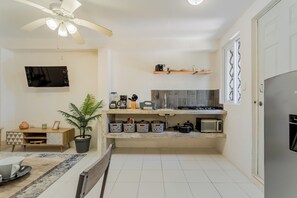 Fridge, microwave, coffee/tea maker, toaster - BEAUTIFUL APARTMENT IN THE CENTER AND HEART OF CANCUN (Cancún)