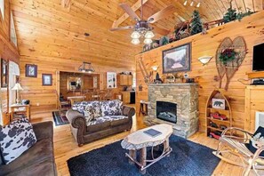 TV, fireplace