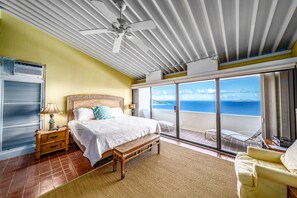 2 chambres, bureau, fer et planche Ă repasser, lit parapluie