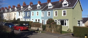 Lovely Victorian House close to the sea in North Wales
