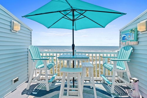Charming Oceanfront 2BR Condo + Pool on Ocean Isle Beach, NC