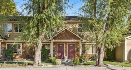 Cozy condo within walking distance to downtown Coeurdalene and the lake