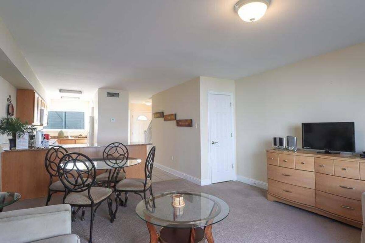 Condo, Multiple Beds, Kitchen, Garden View (Oak Shores Unit 093) | Interior
