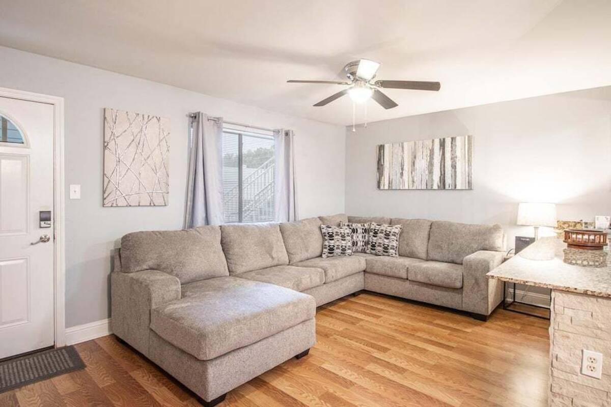 Condo, 1 Queen Bed, Kitchen (Oak Shores Unit 165) | Living area | 42-inch flat-screen TV with digital channels