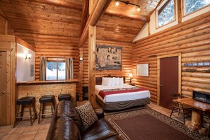 Premium Cabin, Multiple Beds, Fireplace | Individually decorated, individually furnished, bed sheets - Lochsa Lodge Resort (Lolo)