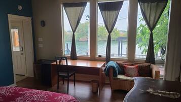 1 habitación, escritorio, wifi gratis y ropa de cama