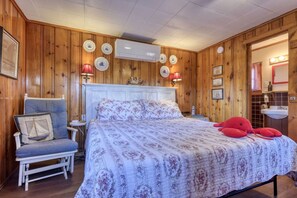 1 soverom, strykejern/-brett, reiseseng for barn og wi-fi