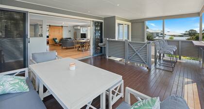 Penny's Hideaway - Ocean - Open Plan Modern Living