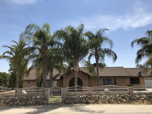 Exterior - HaciendaElOasis (Bakersfield)