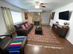 Smart TV, video games - HaciendaElOasis (Bakersfield)