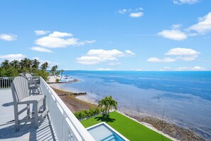 Property grounds - Beautiful Ocean Front View (Marathon)